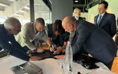 5 MAI 2025 – Signature d’une convention tripartite a été signée entre l’Associu Sporting Bastia 92, le Collectif des victimes de la catastrophe de Furiani 05 Mai 1992 et le Sporting Club di Bastia.